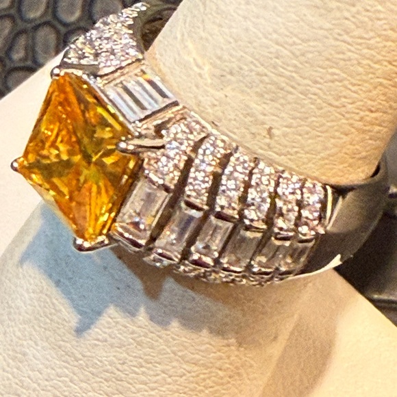Yellow Diamond ring - Picture 7 of 10
